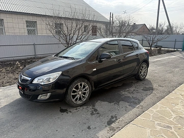 Opel Astra, 2011г, передний привод, механика