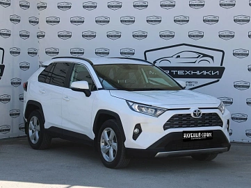 Toyota RAV4, 2019г, полный привод, вариатор