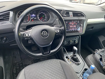 Volkswagen Tiguan, 2017г, передний привод, робот