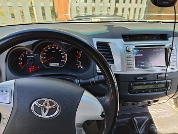 Toyota Hilux, 2013г, полный привод, механика