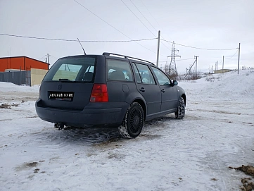 Volkswagen Golf, 1999г, передний привод, механика