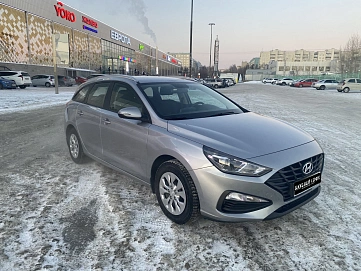 Hyundai i30, 2022г, передний привод, автомат