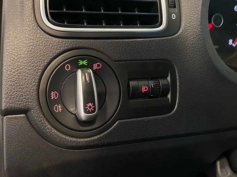 Volkswagen Polo, 2011г., передний привод, механика
