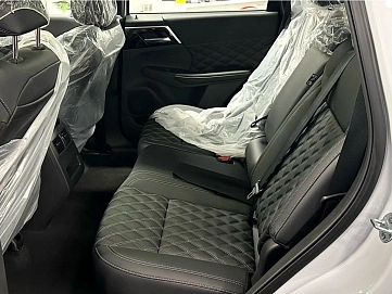 Mitsubishi Outlander, 2023г, передний привод, вариатор