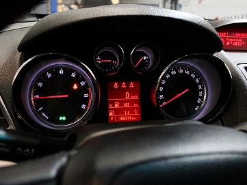 Opel Mokka, 2013г, передний привод, автомат