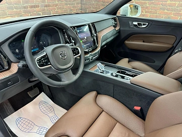 Volvo XC60, 2024г, полный привод, автомат