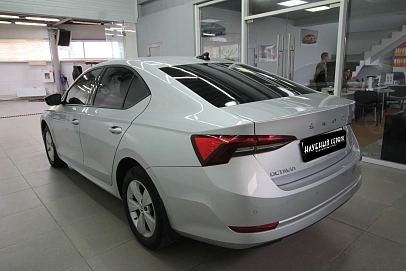 Skoda Octavia, 2021г, передний привод, автомат