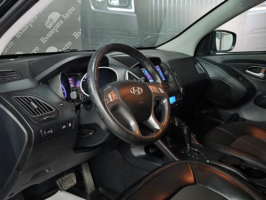Hyundai ix35, 2012г., передний привод, автомат