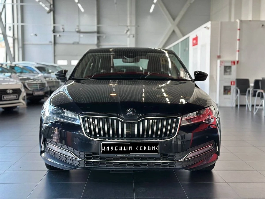 Skoda Superb, 2020г., передний привод, робот