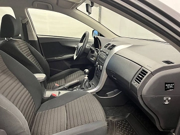 Toyota Corolla, 2010г, передний привод, механика