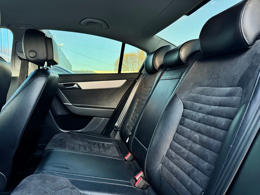 Volkswagen Passat, 2012г., передний привод, робот
