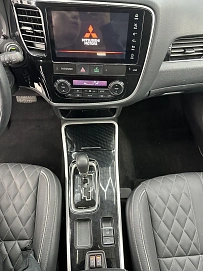 Mitsubishi Outlander, 2021г, передний привод, вариатор