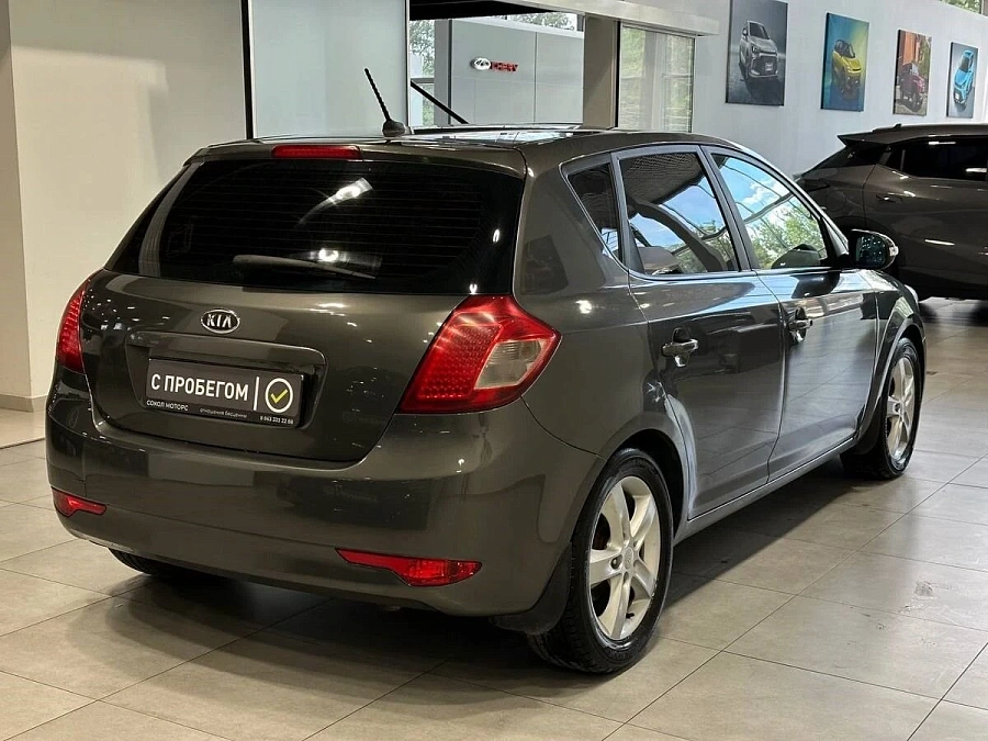 Kia Ceed, 2010г., передний привод, автомат
