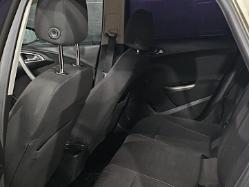 Opel Astra, 2011г, передний привод, автомат