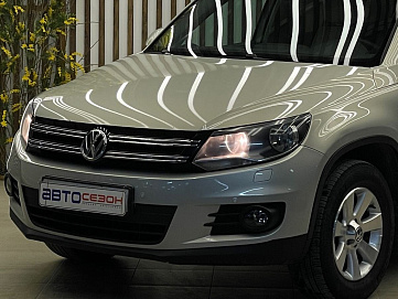 Volkswagen Tiguan, 2012г, передний привод, робот