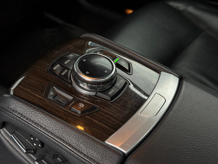 BMW 7 серии, 2014г., полный привод, автомат