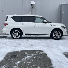Infiniti QX80, 2017г, передний привод, автомат