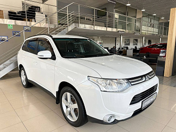 Mitsubishi Outlander, 2012г, полный привод, вариатор