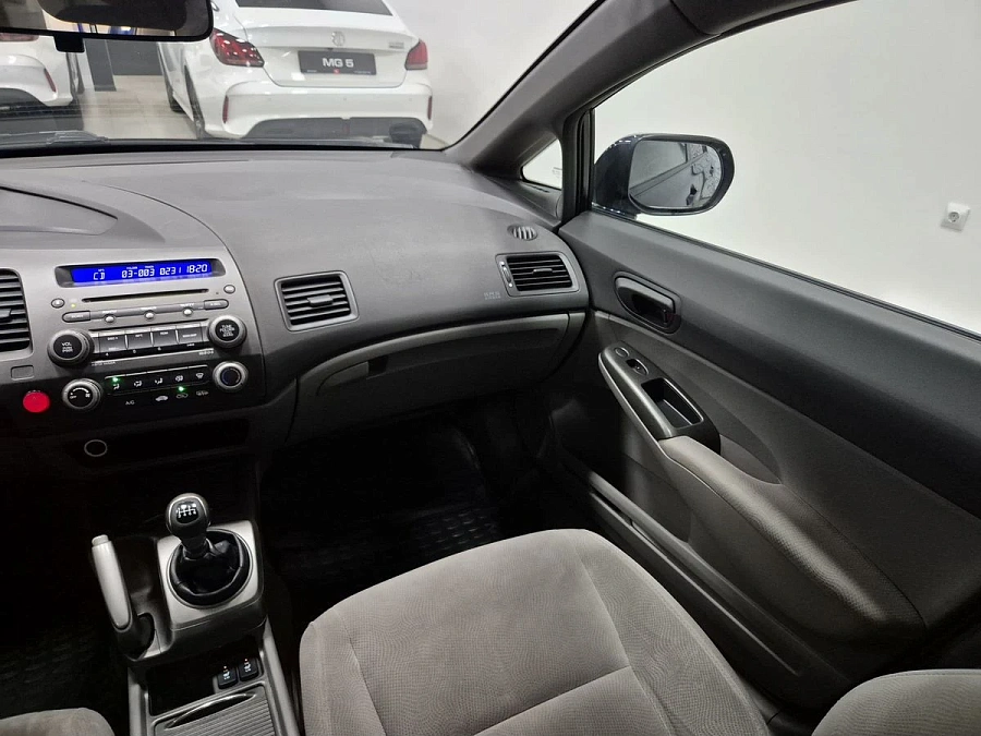 Honda Civic, 2008г., передний привод, механика
