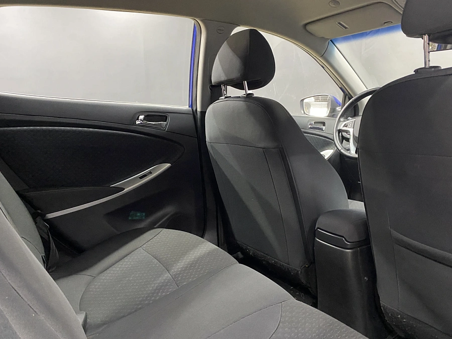 Hyundai Solaris, 2011г., передний привод, автомат