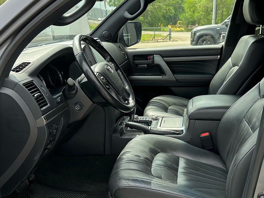 Toyota Land Cruiser, 2021г., полный привод, автомат