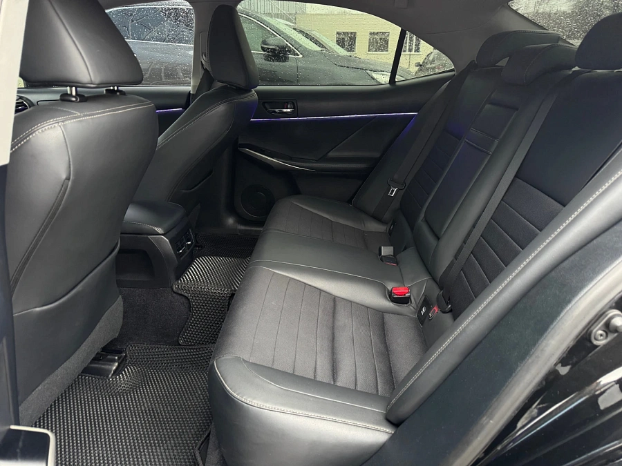Lexus IS, 2014г., задний привод, автомат