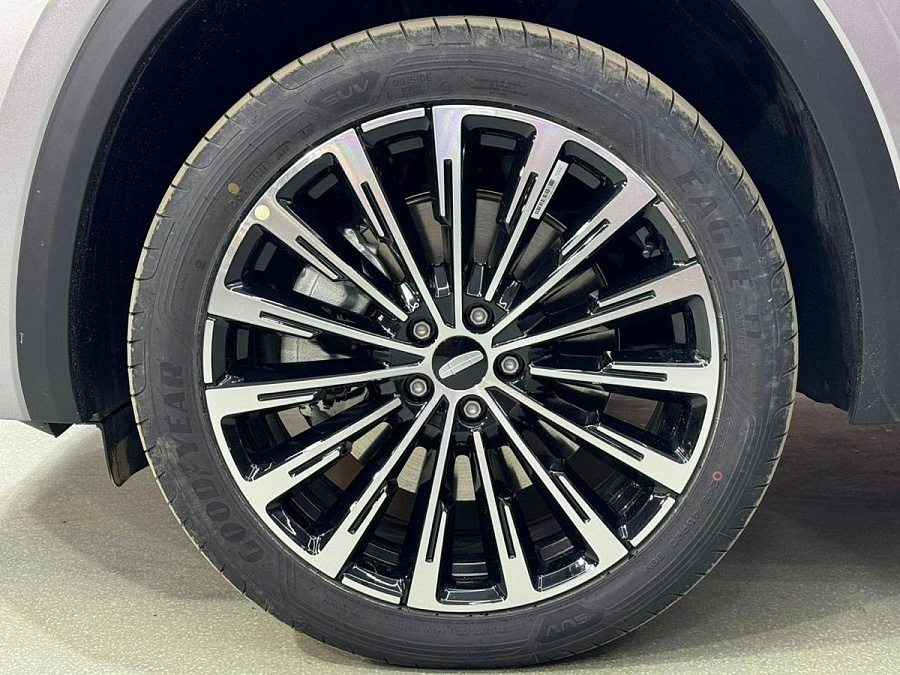 Geely Monjaro, 2024г., передний привод, автомат