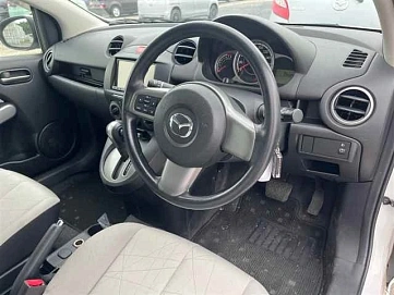Mazda Demio, 2012г, передний привод, вариатор