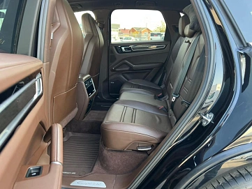 Porsche Cayenne, 2018г, передний привод, автомат