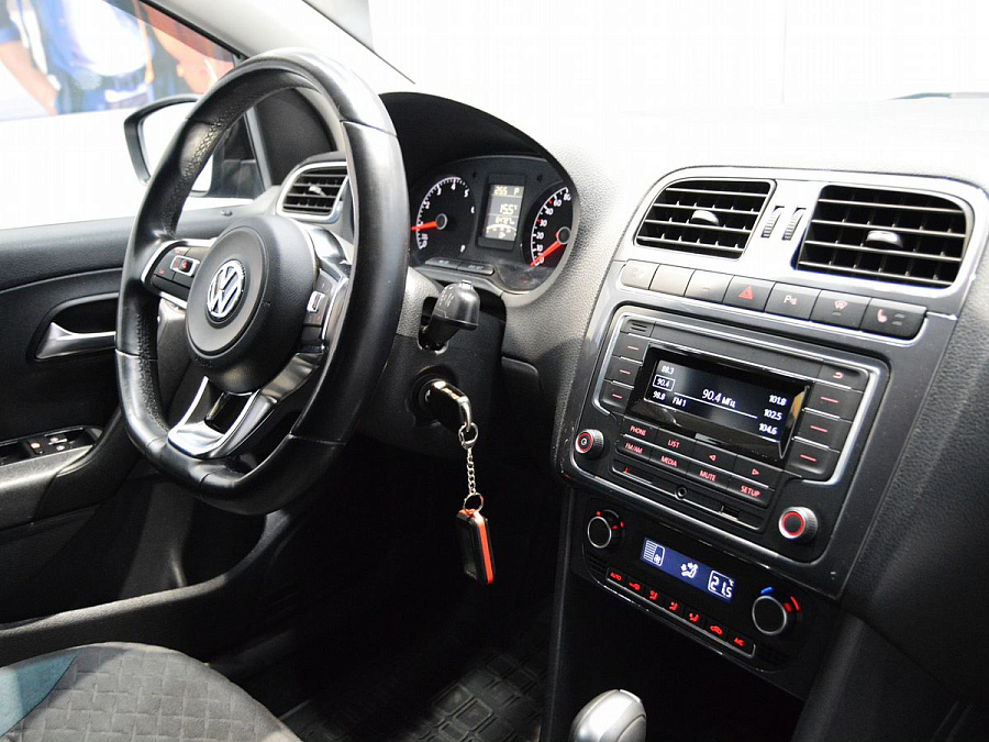 Volkswagen Polo, 2020г., передний привод, автомат