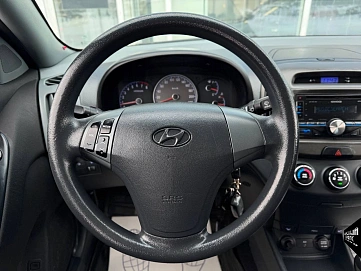 Hyundai Elantra, 2008г, передний привод, механика