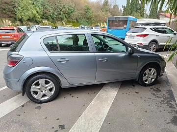 Opel Astra, 2009г, передний привод, робот