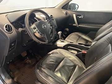 Nissan Qashqai, 2010г, передний привод, автомат