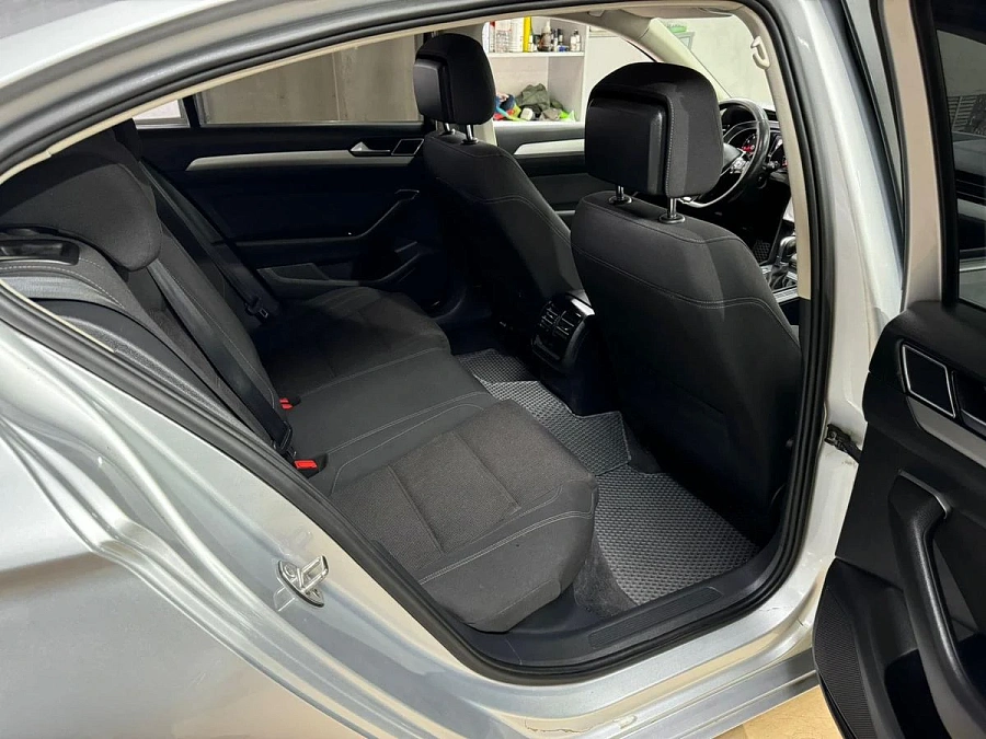 Volkswagen Passat, 2015г., передний привод, робот