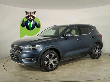 Volvo XC40, 2021г, полный привод, автомат