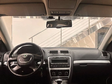 Skoda Octavia, 2010г, передний привод, робот