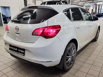 Opel Astra, 2013г, передний привод, механика