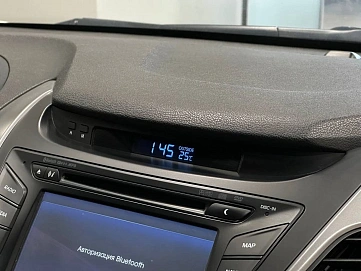 Hyundai Elantra, 2015г, передний привод, автомат