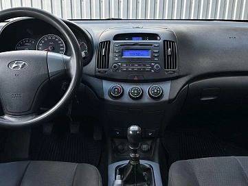 Hyundai Elantra, 2009г, передний привод, механика