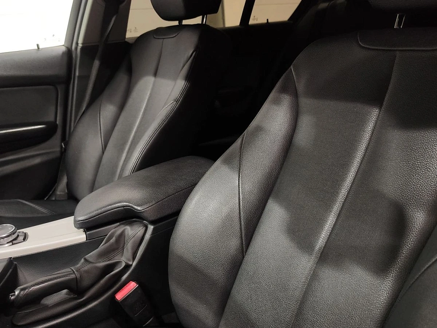 BMW 3 серии, 2015г., задний привод, автомат