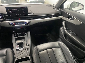 Audi A4, 2020г, передний привод, робот