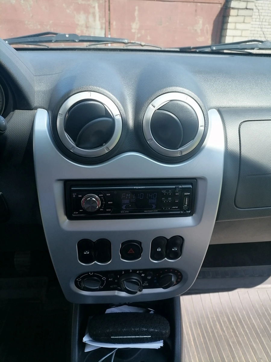Renault Sandero, 2012г., передний привод, механика