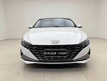 Hyundai Elantra, 2022г, передний привод, вариатор