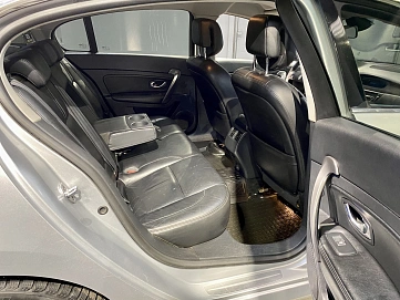 Renault Latitude, 2010г, передний привод, вариатор