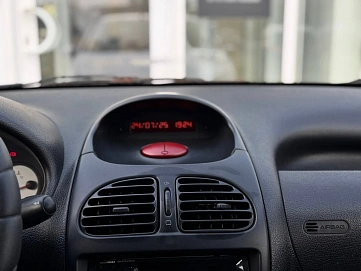 Peugeot 206, 2008г, передний привод, механика