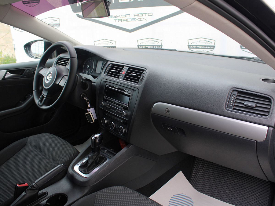 Volkswagen Jetta, 2013г., передний привод, автомат