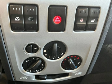 Renault Logan, 2008г, передний привод, механика