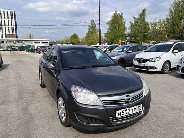 Opel Astra, 2012г, передний привод, механика