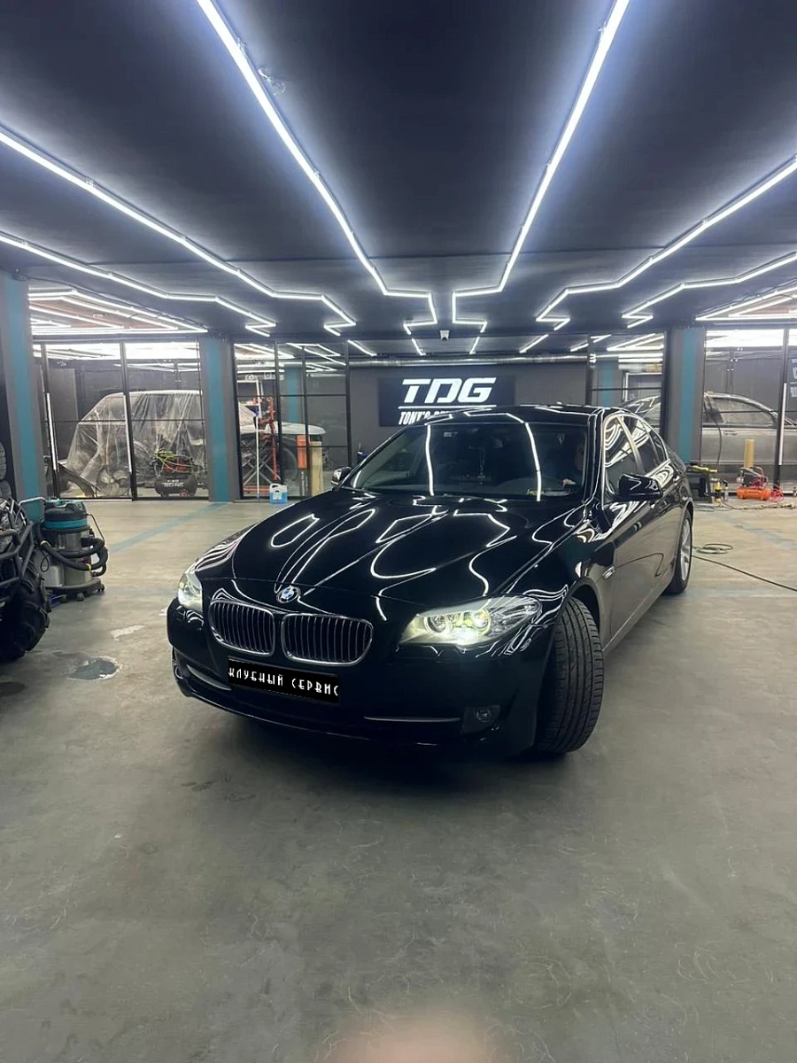 BMW 5 серии, 2012г., задний привод, механика