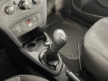 Renault Logan, 2019г, передний привод, механика